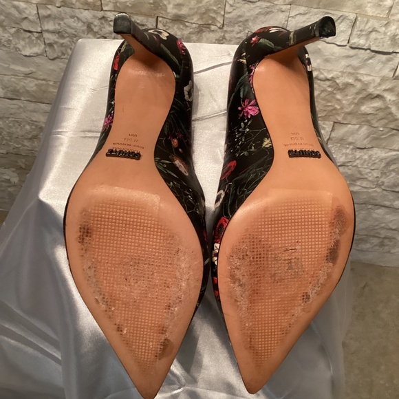 Schutz Gilberta Floral Pumps - Picture 7 of 8